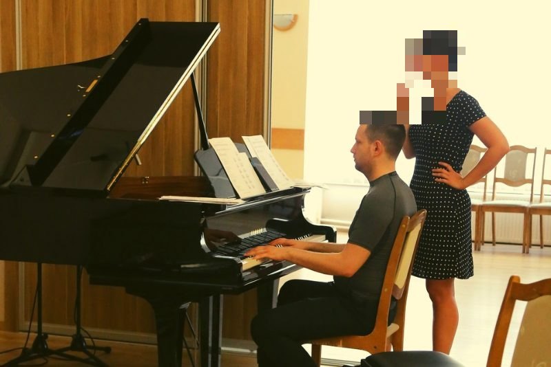 Praca z wokalistką przy fortepianie